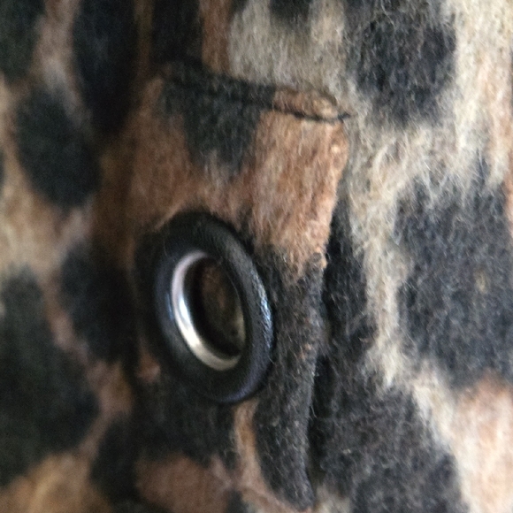 Centigrade Women's Brown and Black Leopard Coat. - Picture 5 of 9